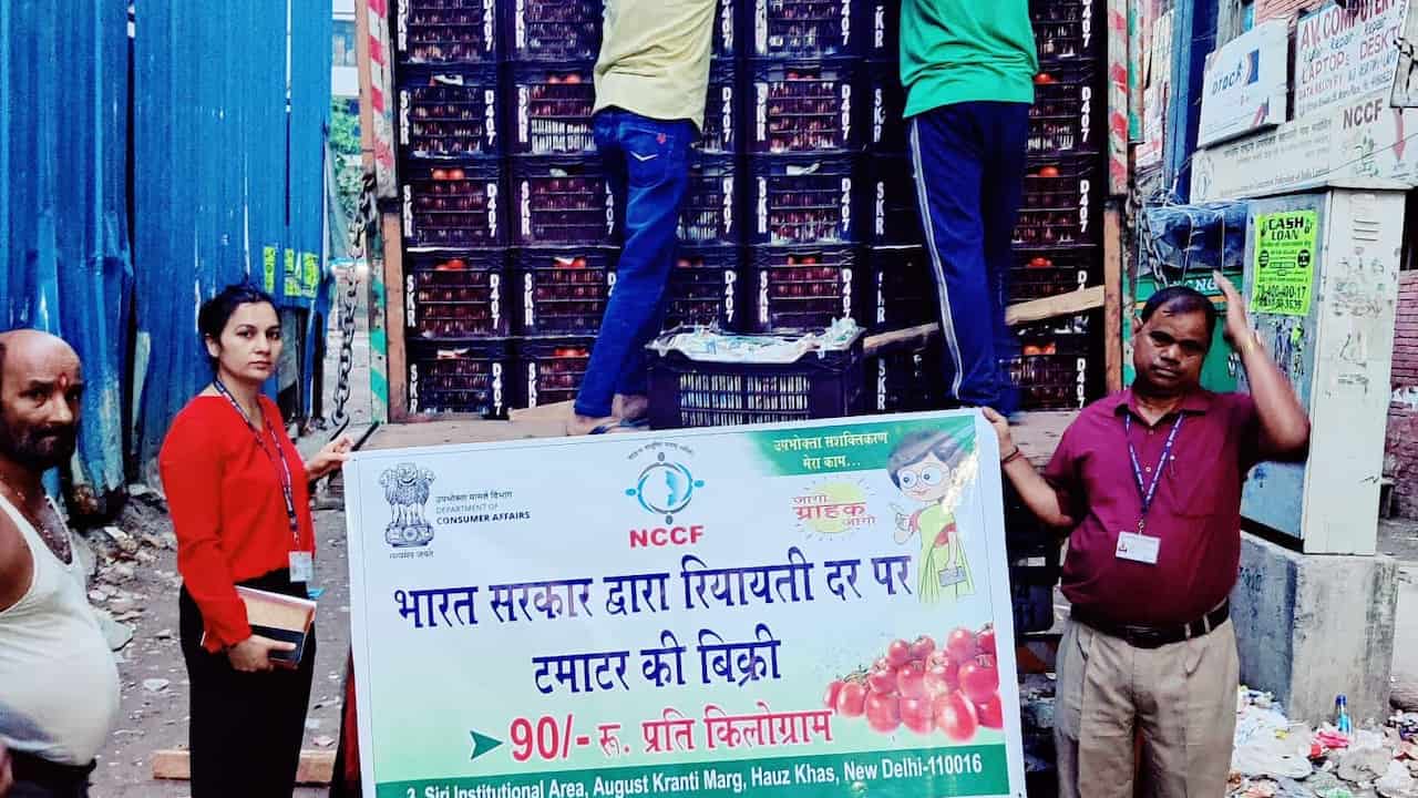 Freshly procured tomatoes arrive in Delhi, to be sold at Rs 90/kg starting today