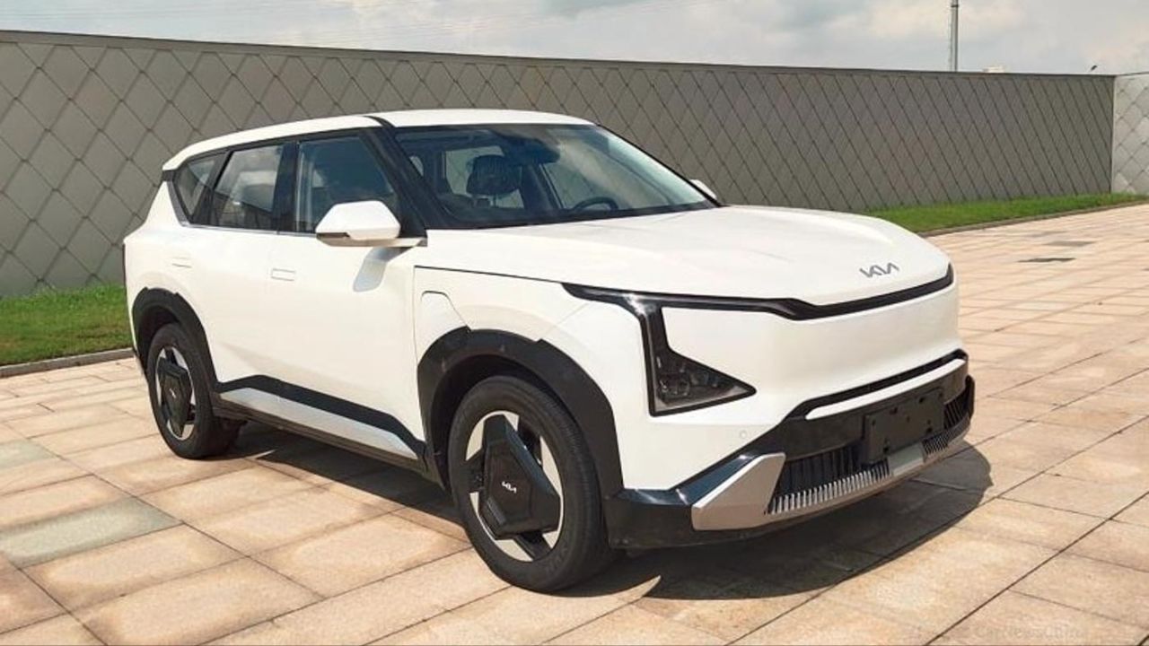 Leaked Images of Production-Ready Kia EV5 Electric SUV