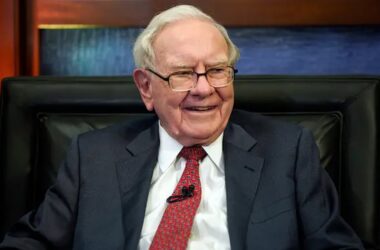 Warren Buffett Billion-Dollar Bet, Warren Buffett Apple stock, Warren Buffett