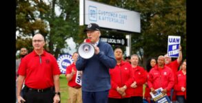 Biden Joins Auto Workers' Picket Line in Michigan