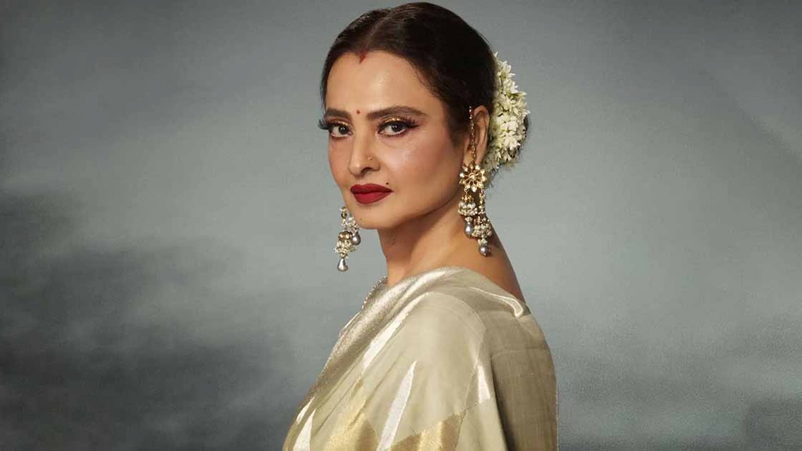 Rekha Biography Age Birthday Net Worth Parents Movies And Husband