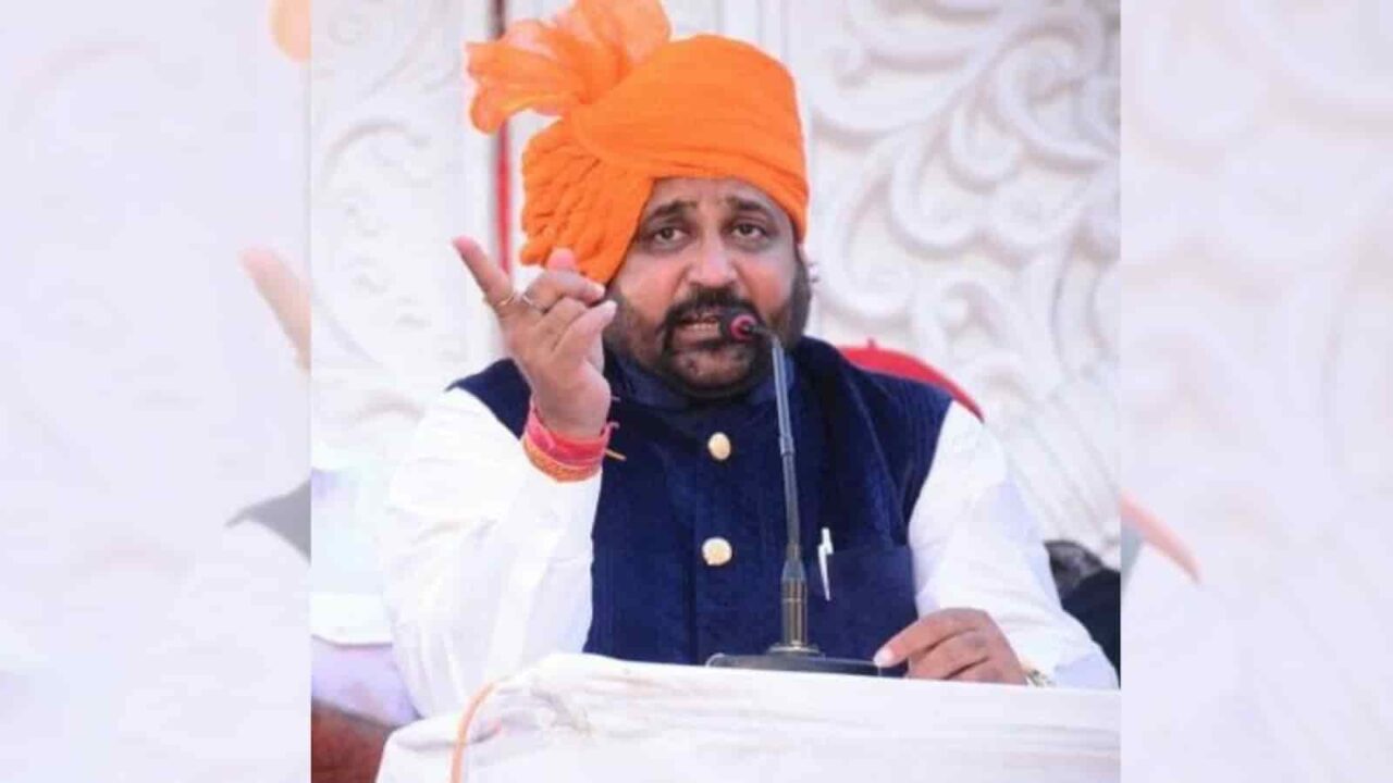 Rashtriya Rajput Karni Sena chief Sukhdev Singh Gogamedi shot dead in Jaipur