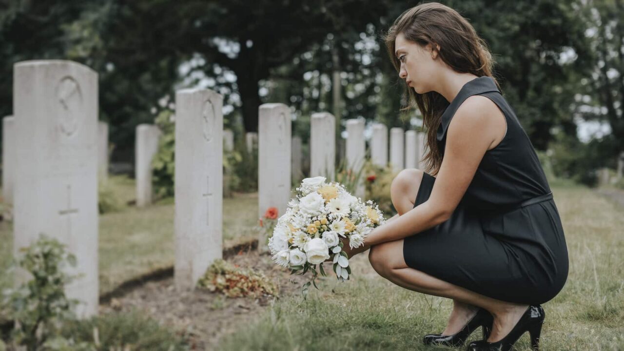 Important Time-Sensitive Money Tasks for New Widows and Widowers