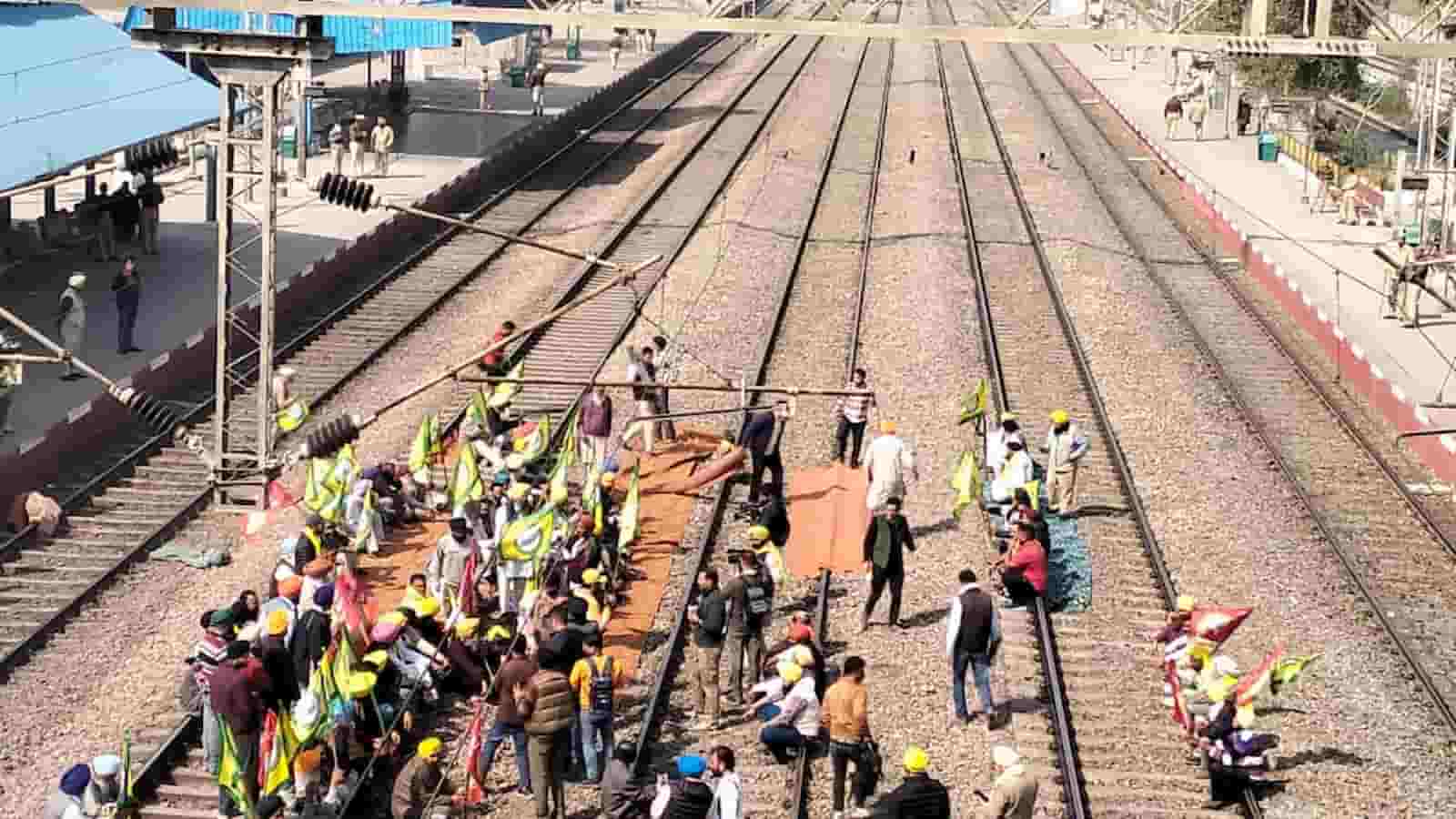 Farmers protest: Protesters block railway track at Rajpura in Patiala