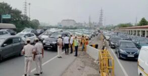 Traffic in Noida disrupted