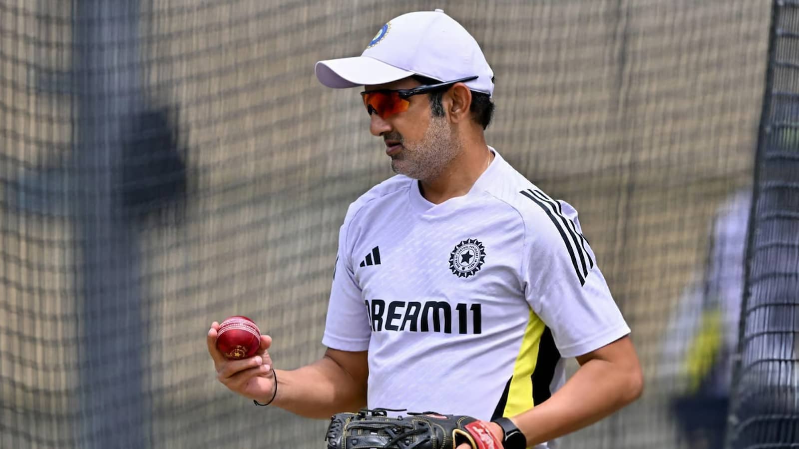 Gambhir flies back home for 'personal emergency', to rejoin in Adelaide