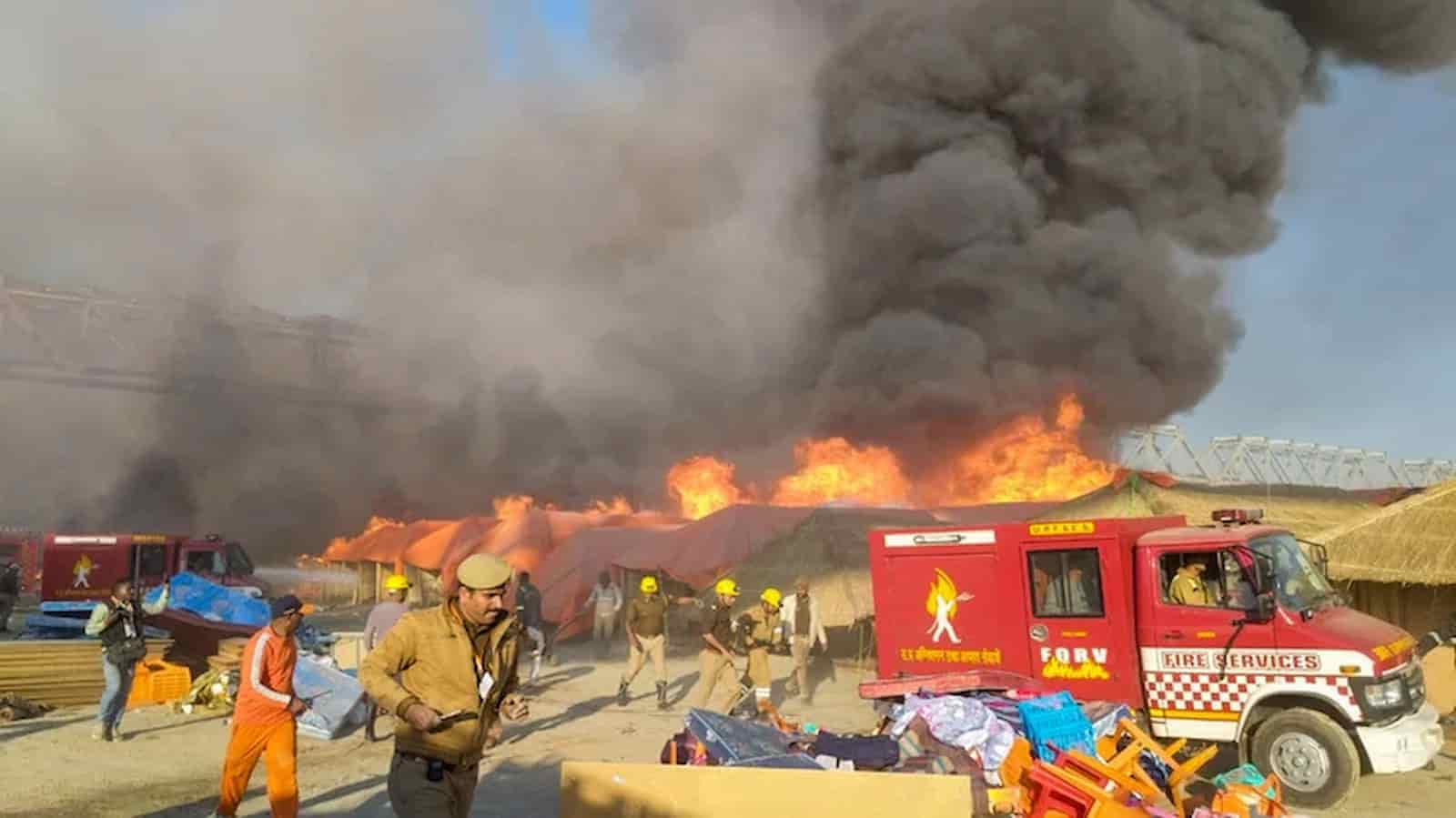 SP chief Akhilesh Yadav expresses grief over Kumbh Mela fire incident