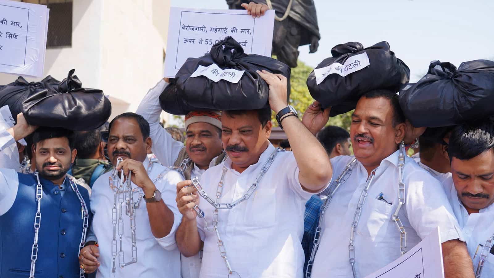 Congress Protests with Iron Chains Over Madhya Pradesh's Rising Debt