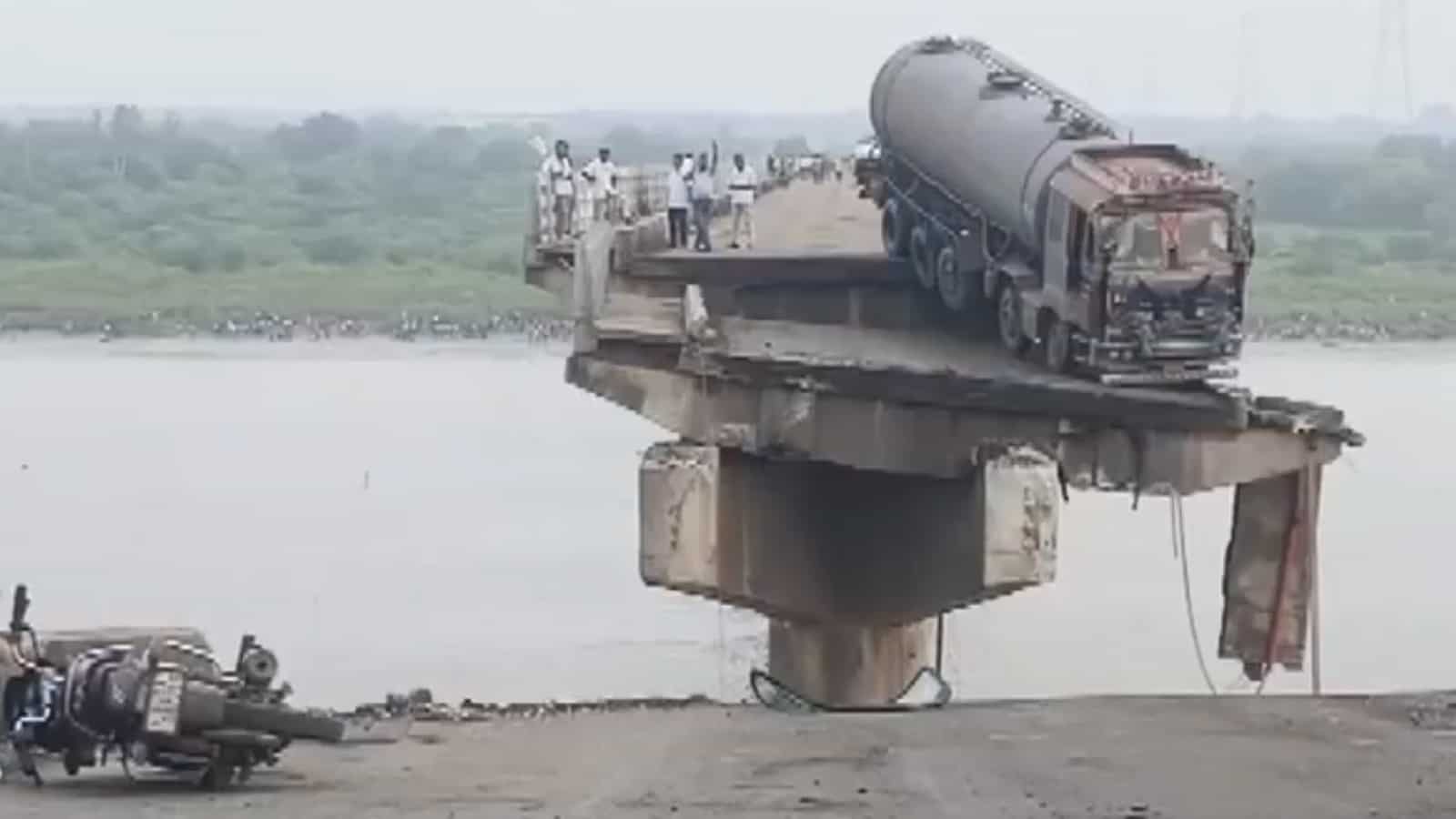 9 persons killed as vehicles fall into river after bridge collapse in Vadodara