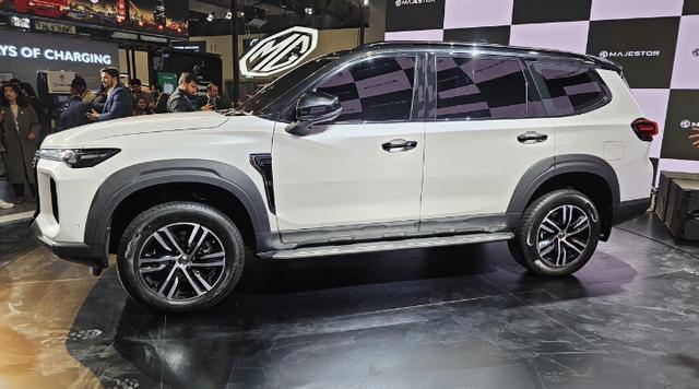 MG Majestor SUV Teaser 