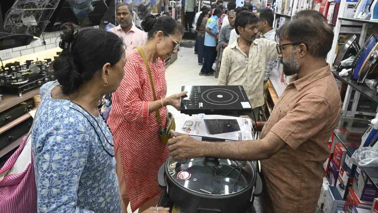 Induction Cookware Demand Pushes Butterfly, Stove Kraft Shares Higher