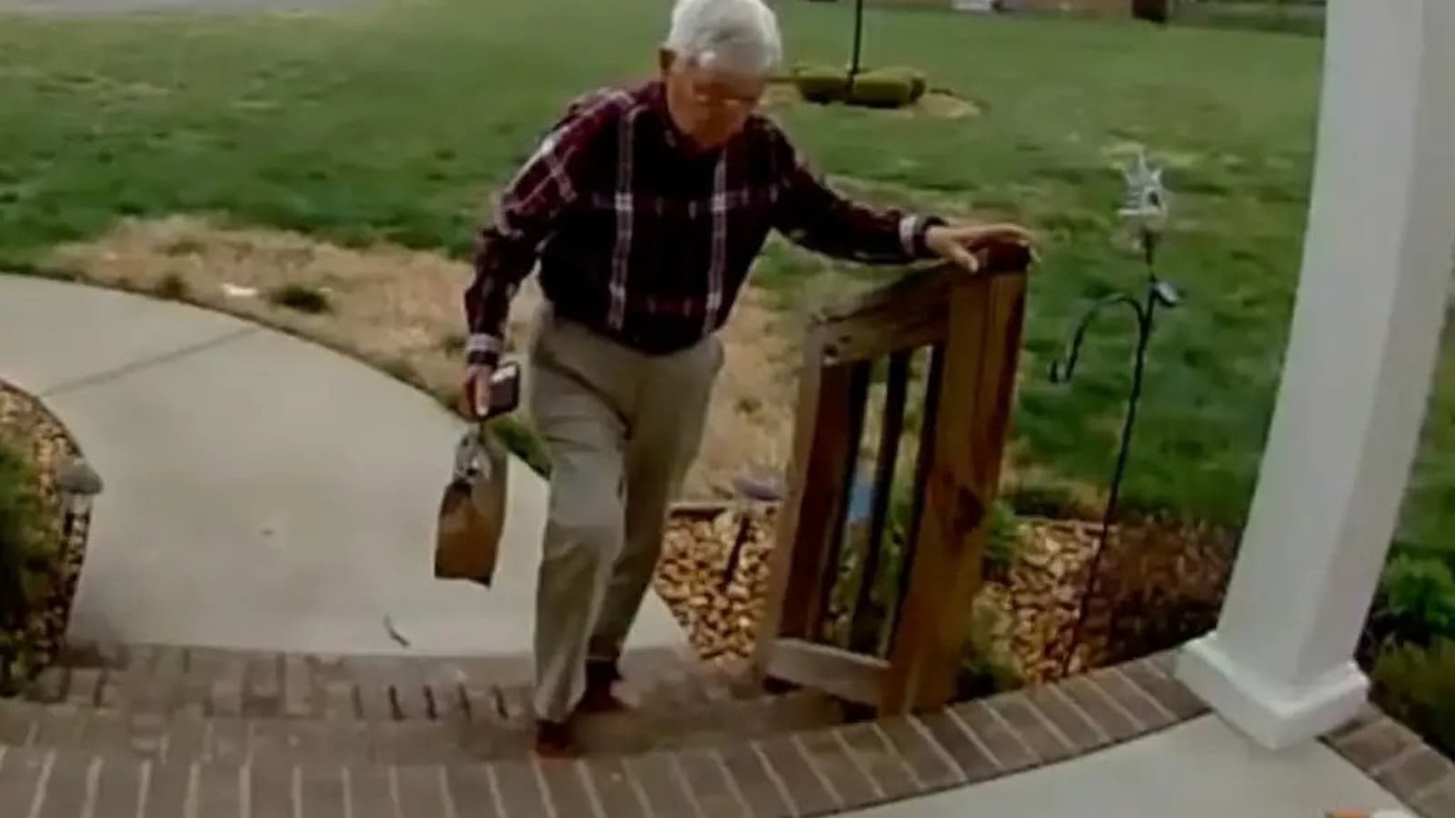 78-Year-Old DoorDash Driver Richard Pulley Receives Global Support