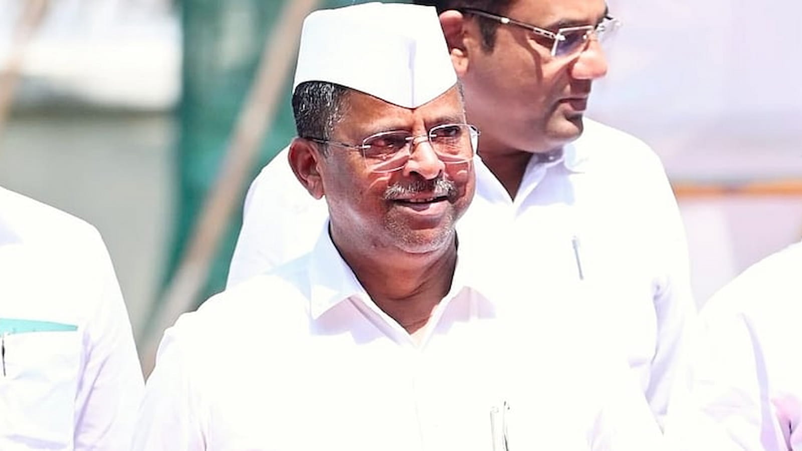 Fadnavis says decision on Narhari Zirwal after probe into viral video