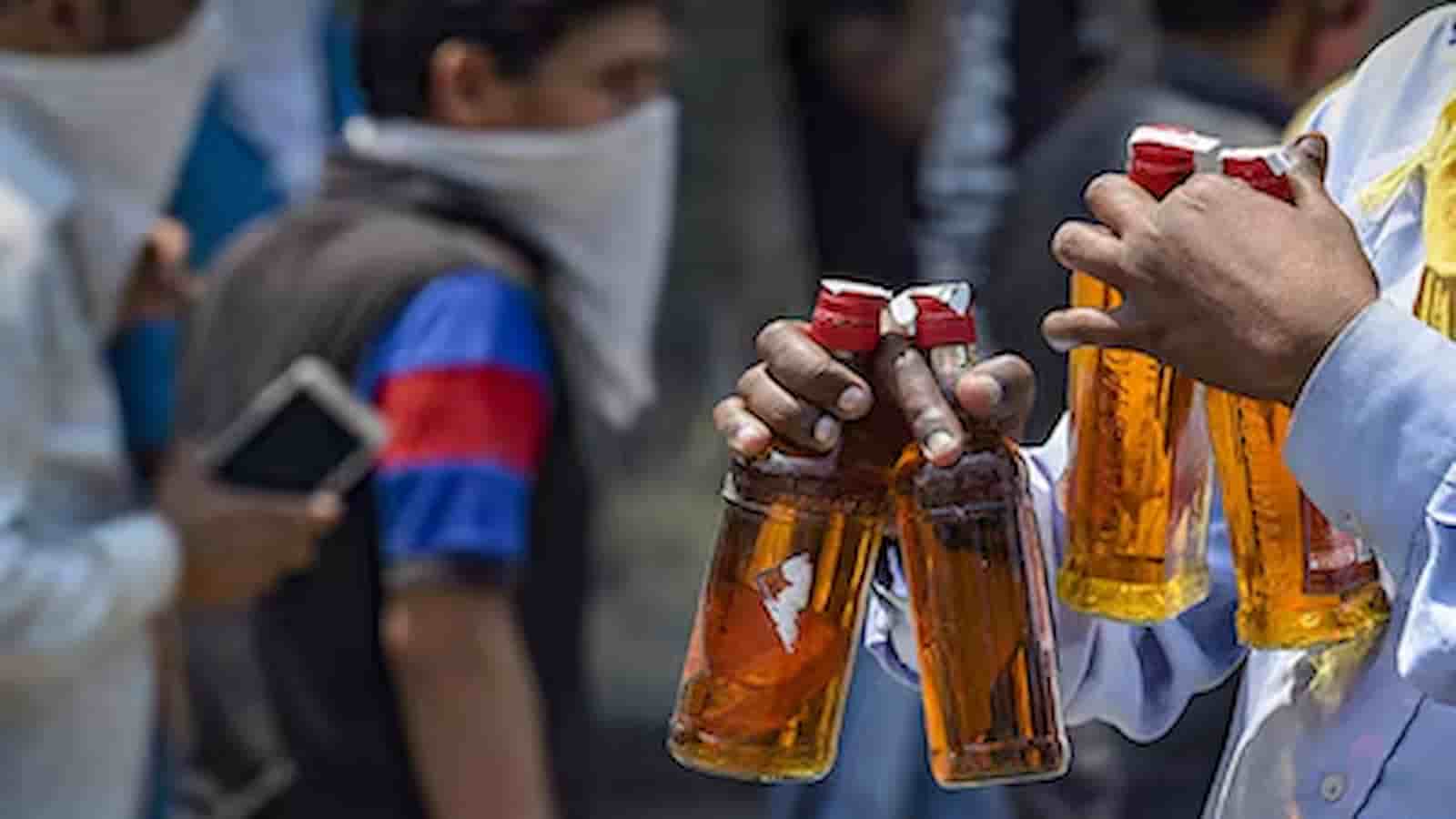 Three dead after drinking country liquor in Meerut, police initiate probe