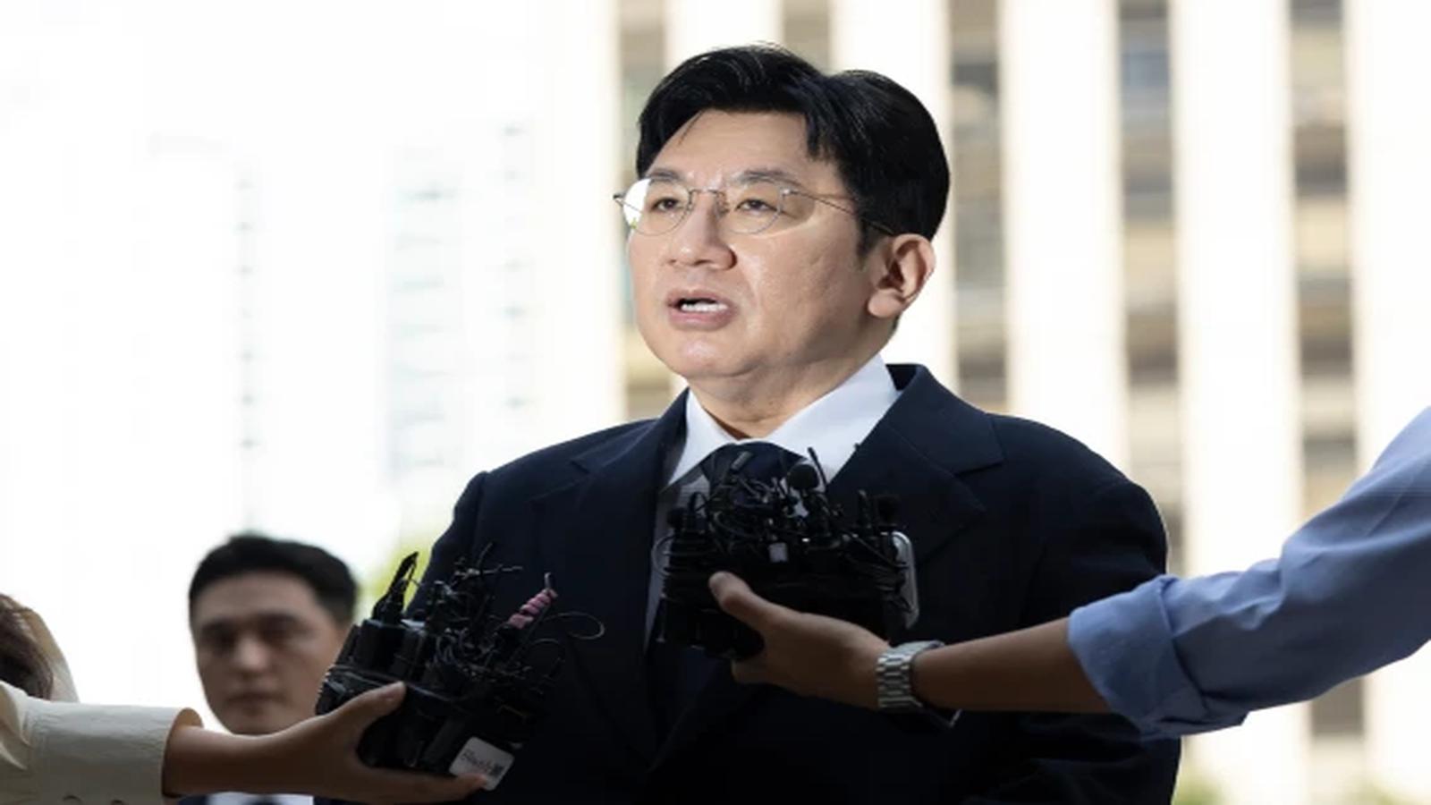 Bang Si-hyuk Faces Arrest Warrant Request as Seoul Police Investigate HYBE Founder