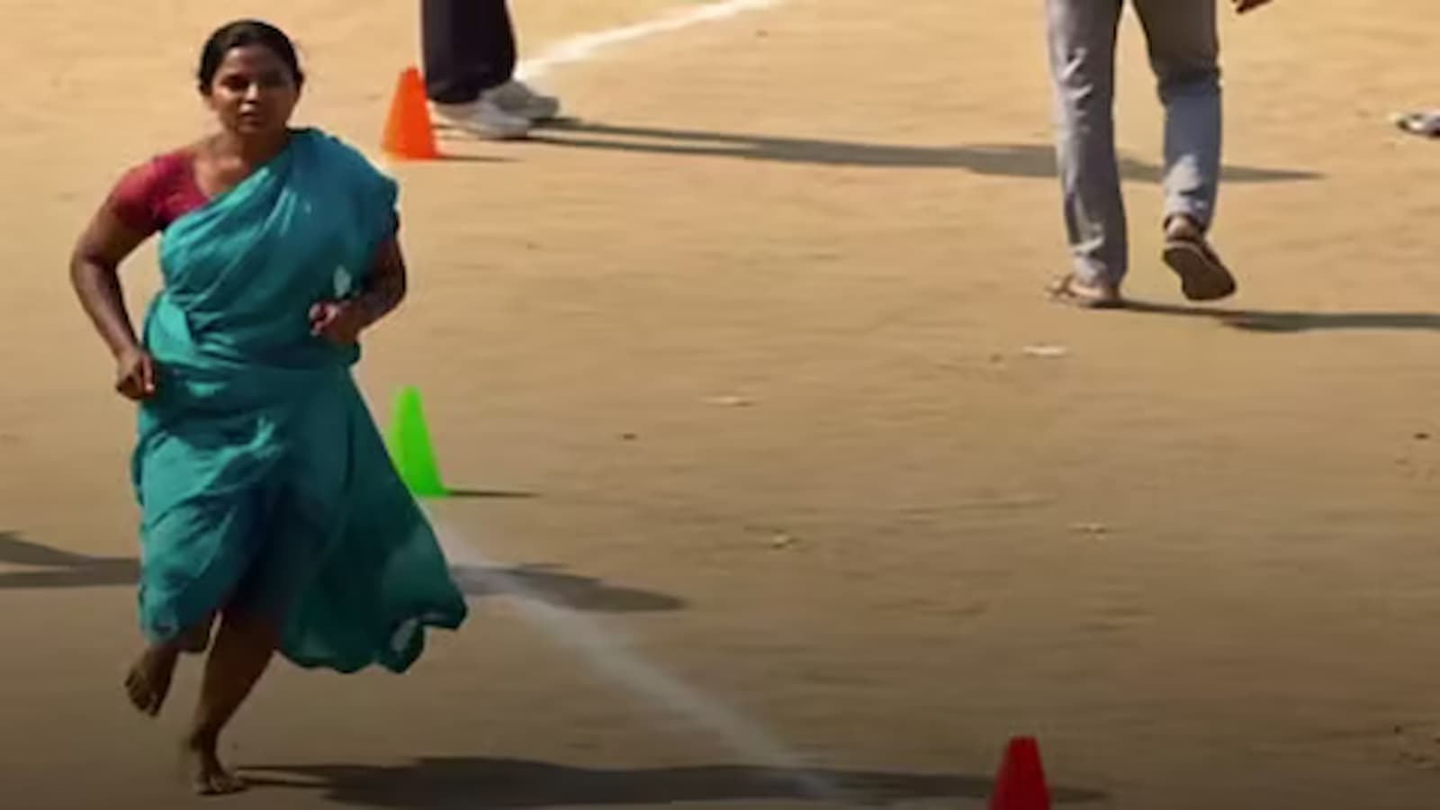 Jharkhand's Viral Barefoot Runner Kavita Devi Fails Home Guard Test After Missing High Jump