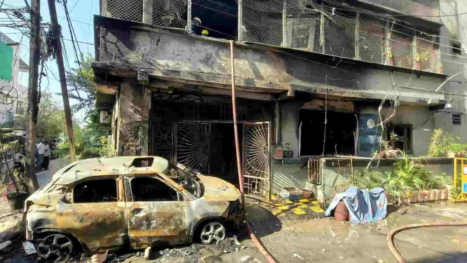 Fatal House Fire Following Explosion at EV Charging Point in Indore; Probe Ordered